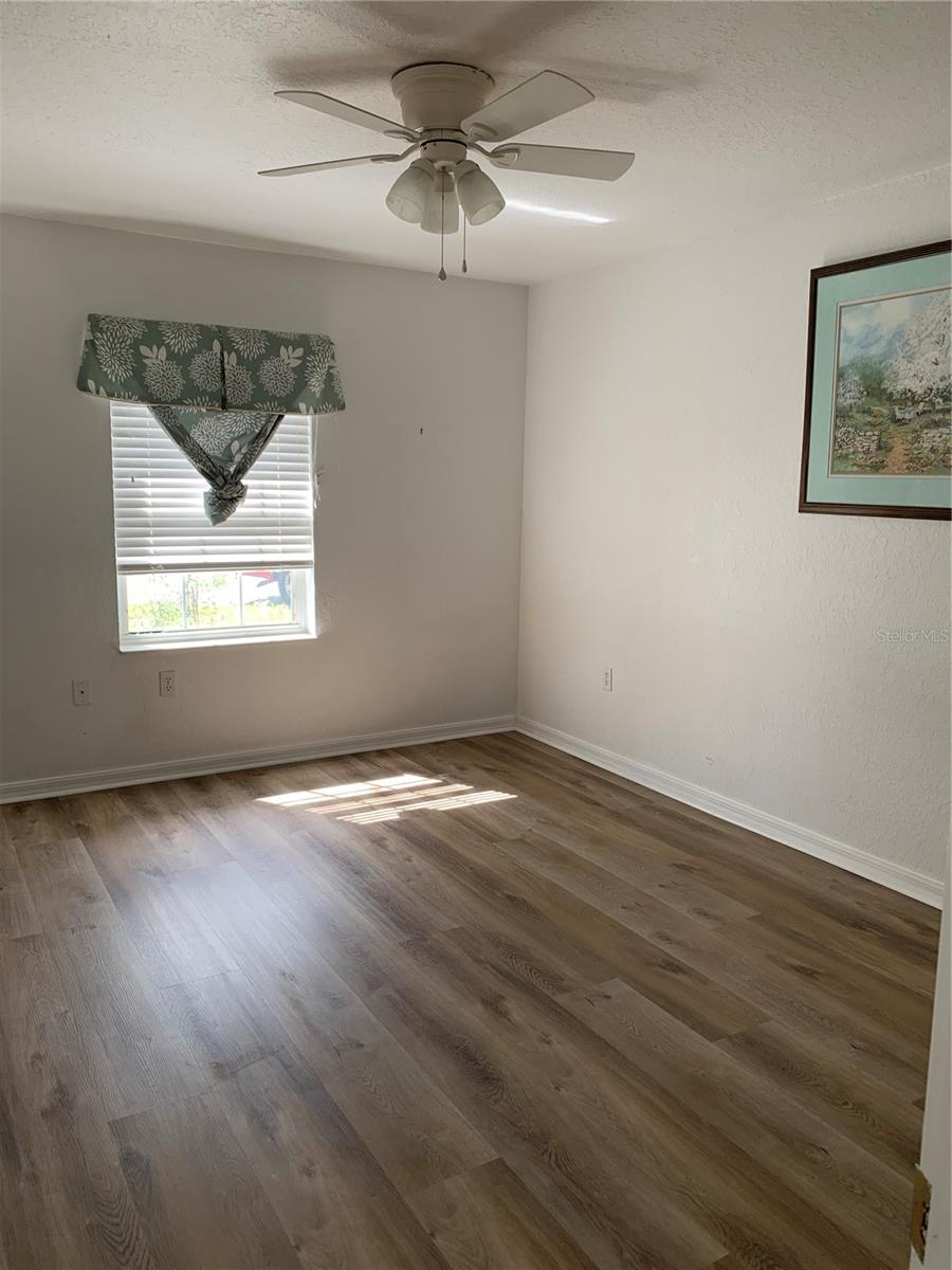 OAK RUN LAUREL OAKS - Residential