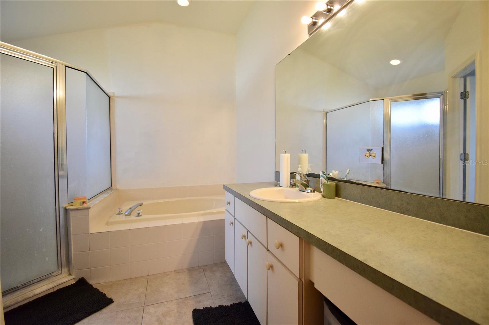 LAKE SHORE RANCH PH II B - Residential