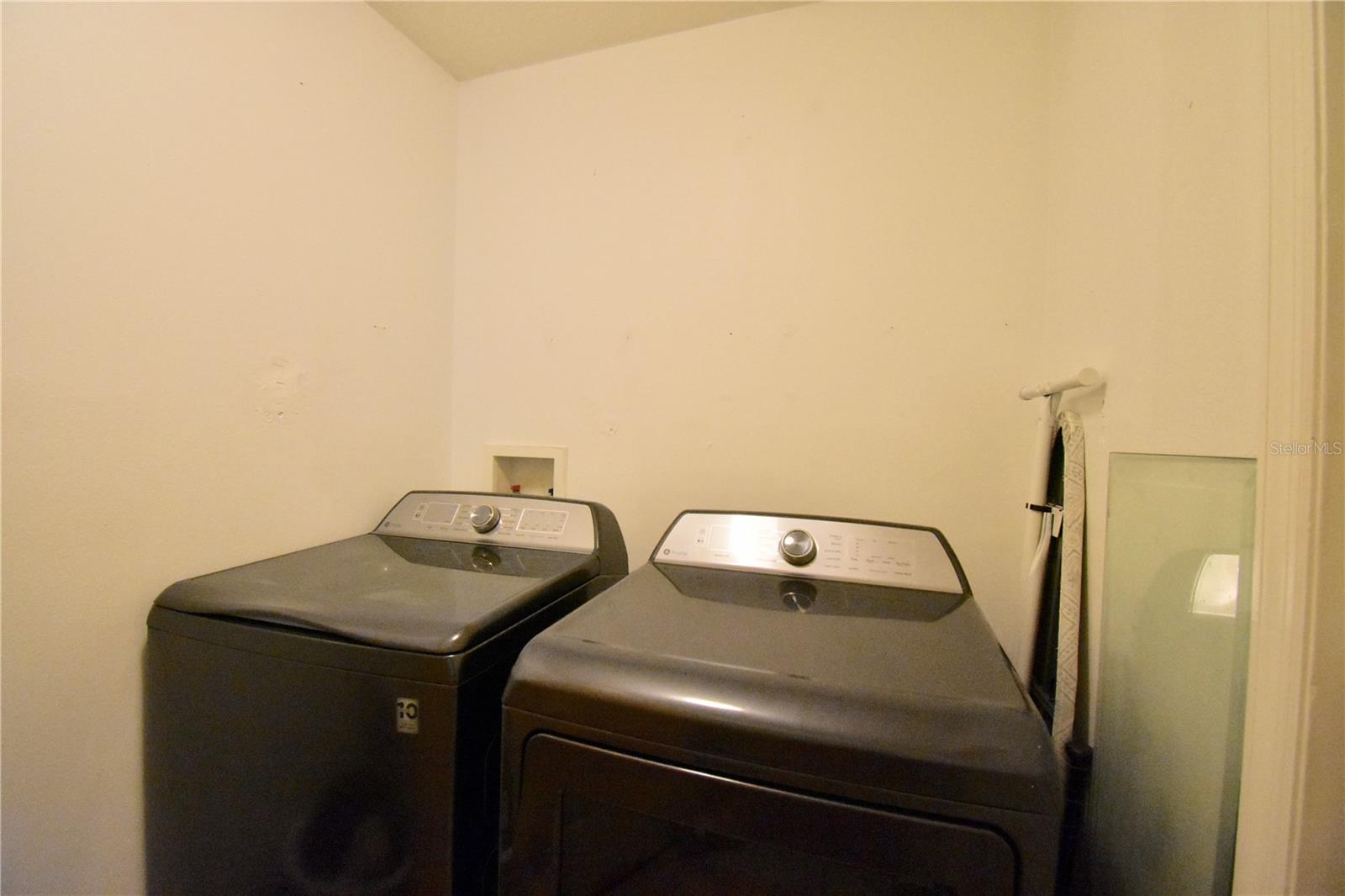 LAKE SHORE RANCH PH II B - Residential