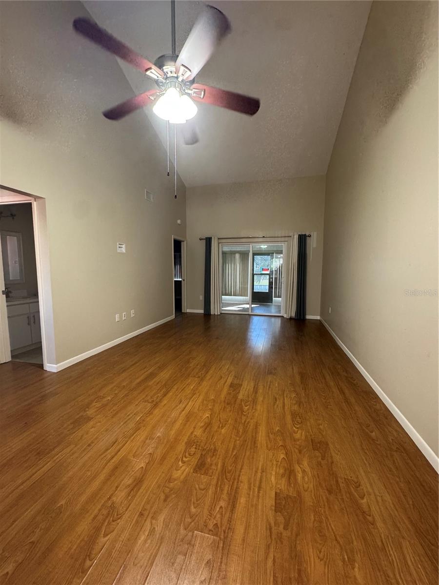 LAKE POINT LANDING - Residential Lease