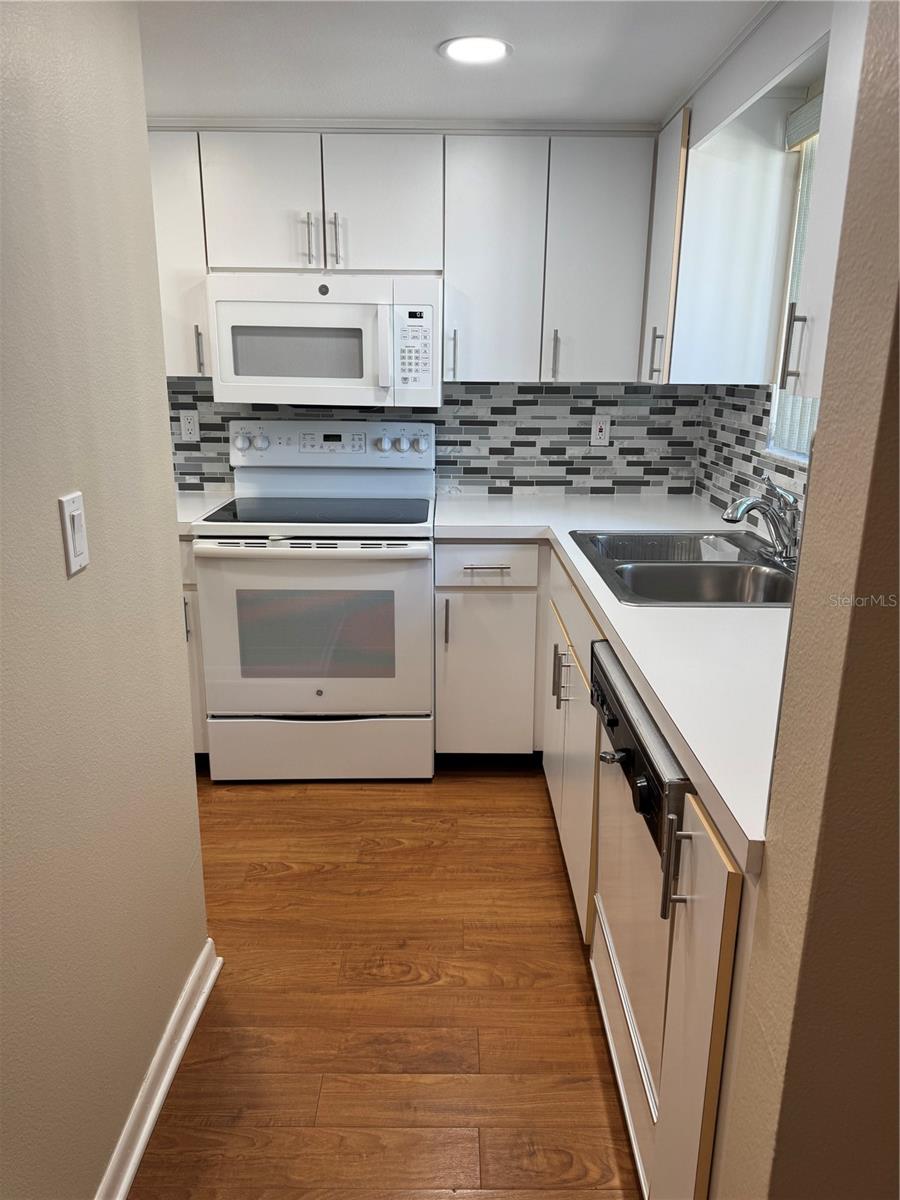 LAKE POINT LANDING - Residential Lease