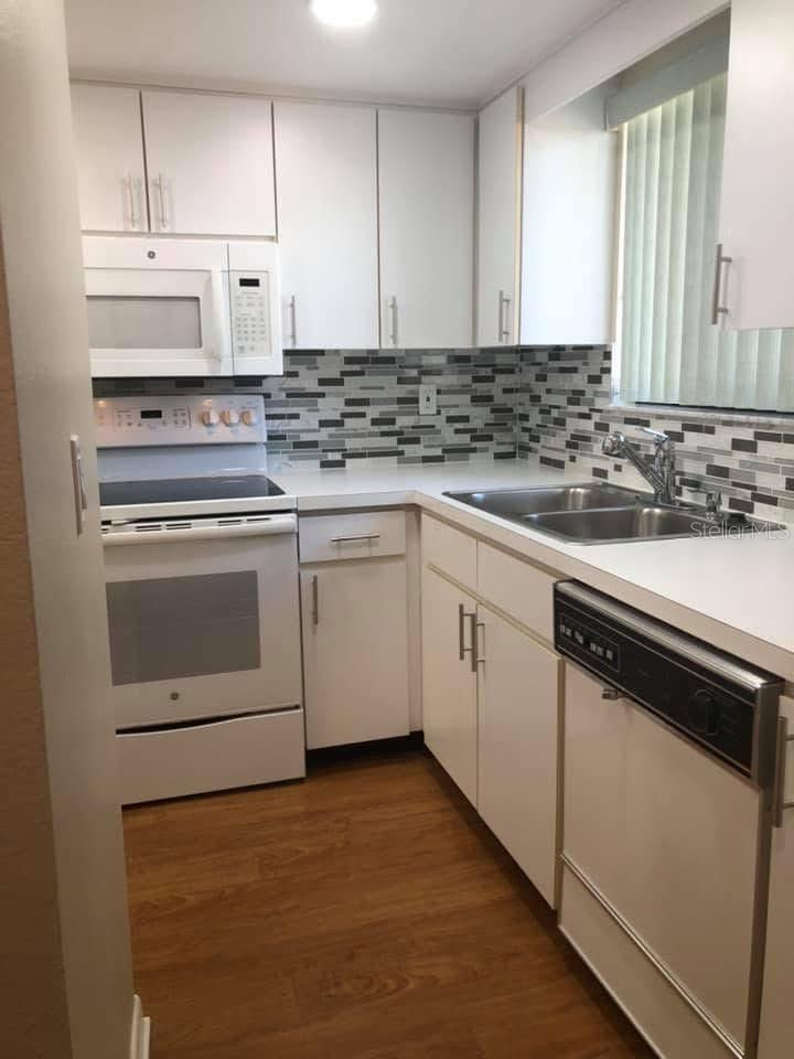 LAKE POINT LANDING - Residential Lease