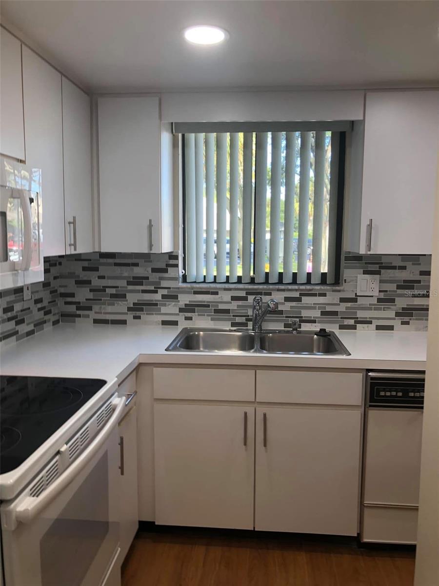 LAKE POINT LANDING - Residential Lease