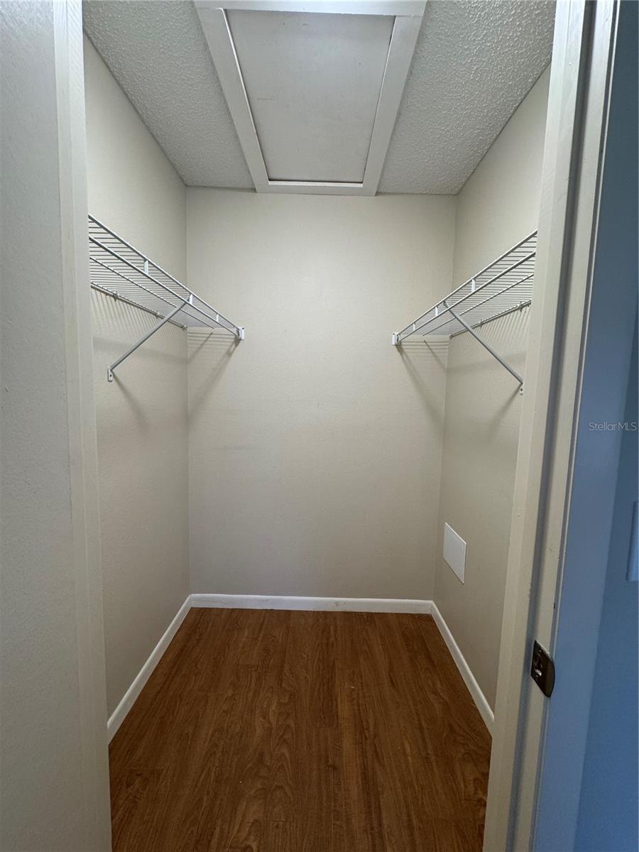 LAKE POINT LANDING - Residential Lease