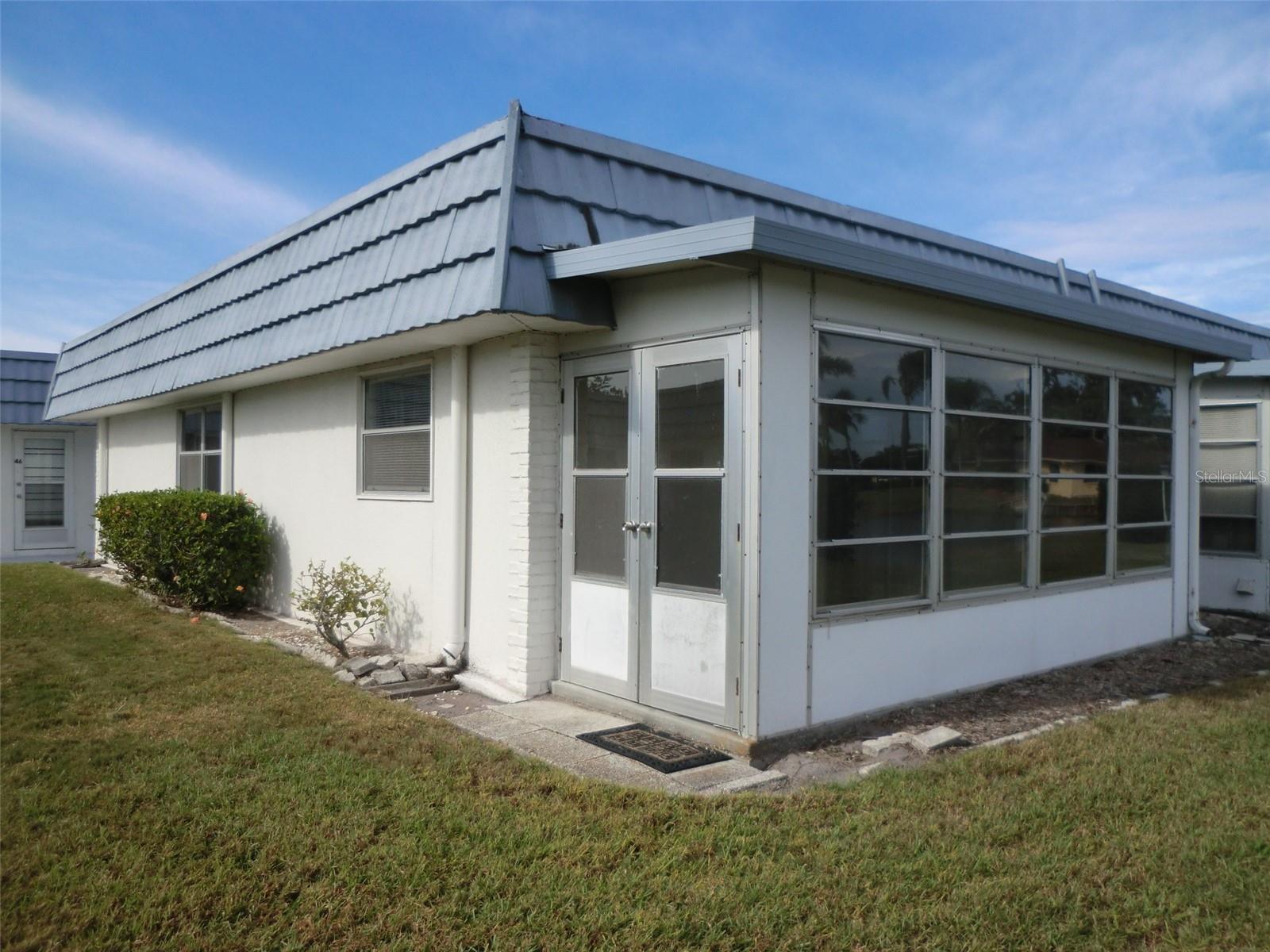 Annual Rental in 55+ Community. NO PETS. NO SMOKING. Nice Updated one bedroom, 1 1/2-bathroom condo in the desired Kings Point community of Sun City Center. The unit's Florida room overlooks a big pond and the north clubhouse. Full use of all the Kings Point amenities are included with your rent along with a Spectrum cable/internet package. You can relax on the enclosed Florida room with pleasant views. Located in close proximity to the North Clubhouse, you can go for a quick swim or a work-out in the exercise building. Kings Point, a gated, resort-style retirement community with two beautiful clubhouses, 6 heated pools, an 850-seat theater, an elegant spa, tennis courts, 3 golf courses, 2 hot tubs, billiards, several pickleball courts, two state-of-the-art fitness centers, and much, much more. Dozens of social and sports clubs will keep you entertained year-round. This maintenance-free community allows access to doctors, hospitals, shopping, banking, restaurants, and virtually everything you will ever need via a golf cart. Kings Point even offers a free transportation system. Centrally located minutes from an assortment of spectacular beaches, world class fishing, Tampa's convenient cruise port, and Disney World, Kings Point is an award-winning community and one of Florida's best places to live. Call now and start living your dream tomorrow.