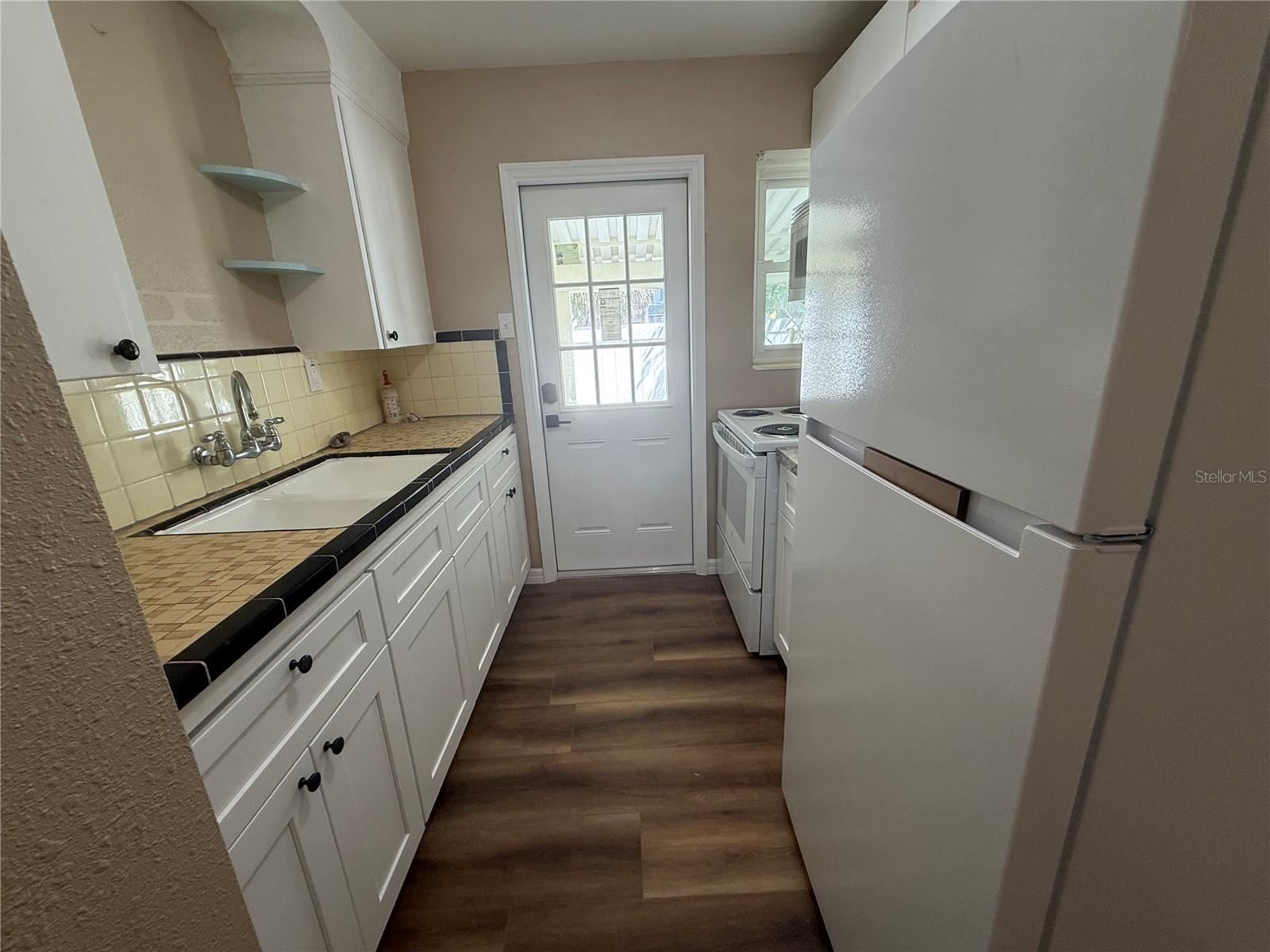 SUNSET BEACH - Residential Income