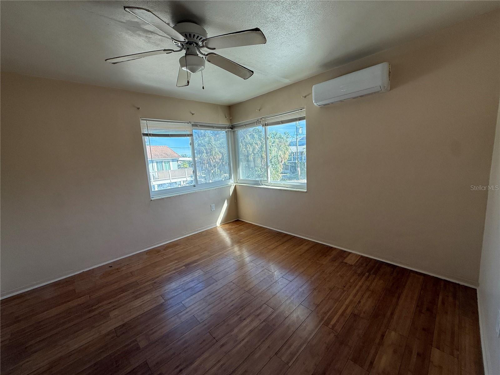 SUNSET BEACH - Residential Income