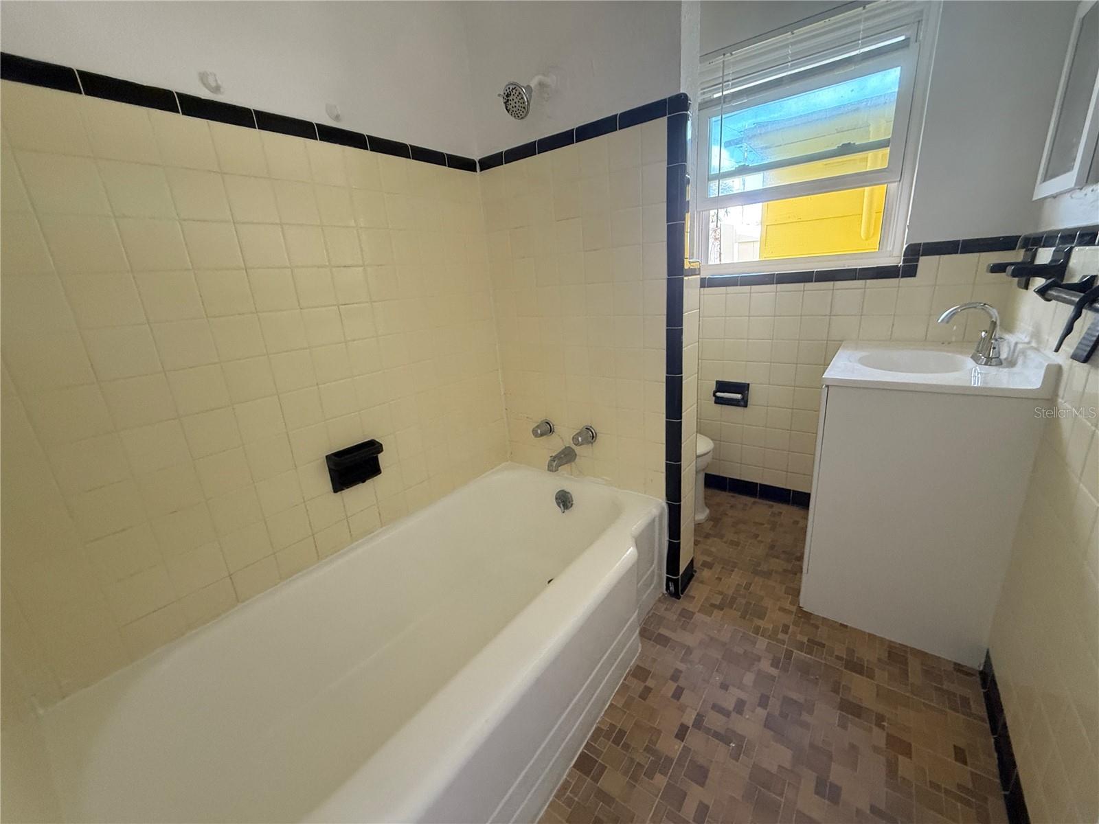 SUNSET BEACH - Residential Income