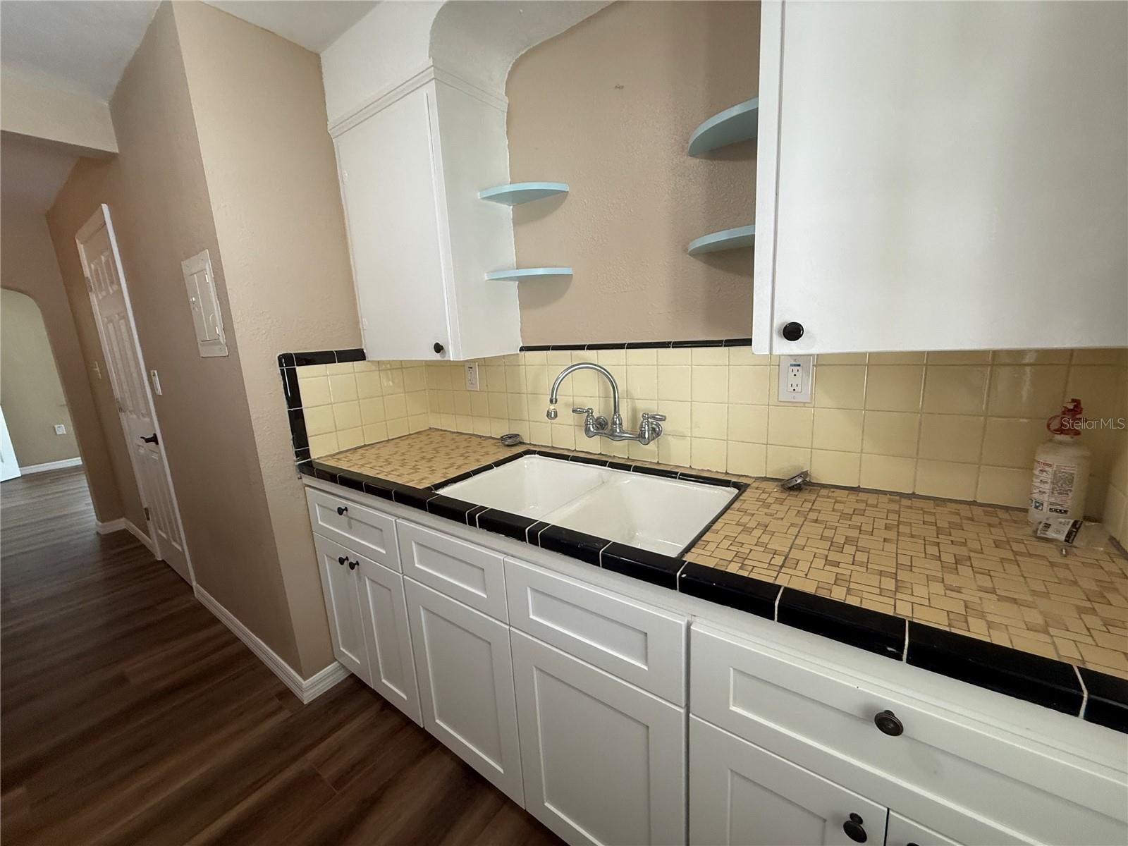 SUNSET BEACH - Residential Income