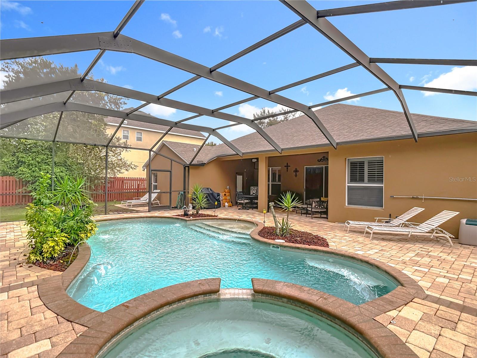 LAKE WEEKS PH 2 & 3 - Residential