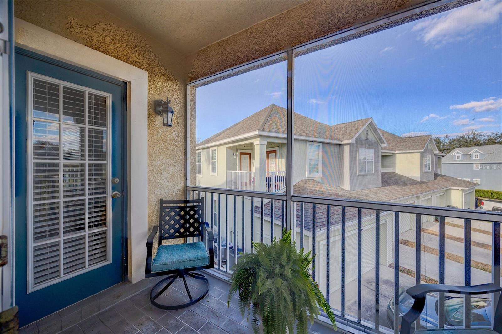 LUXURY CONDO AT FISHHAW - Residential