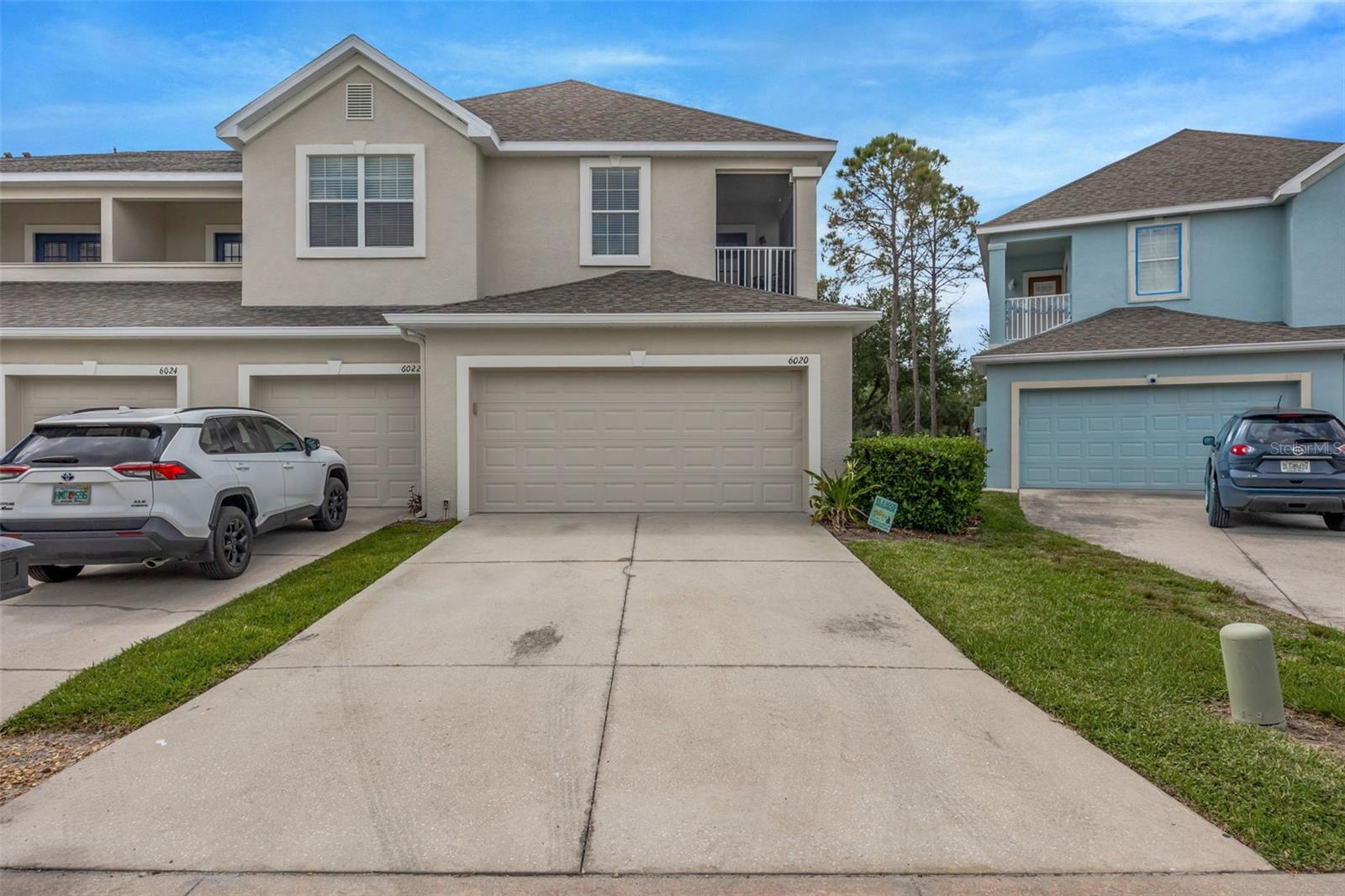 LUXURY CONDO AT FISHHAW - Residential