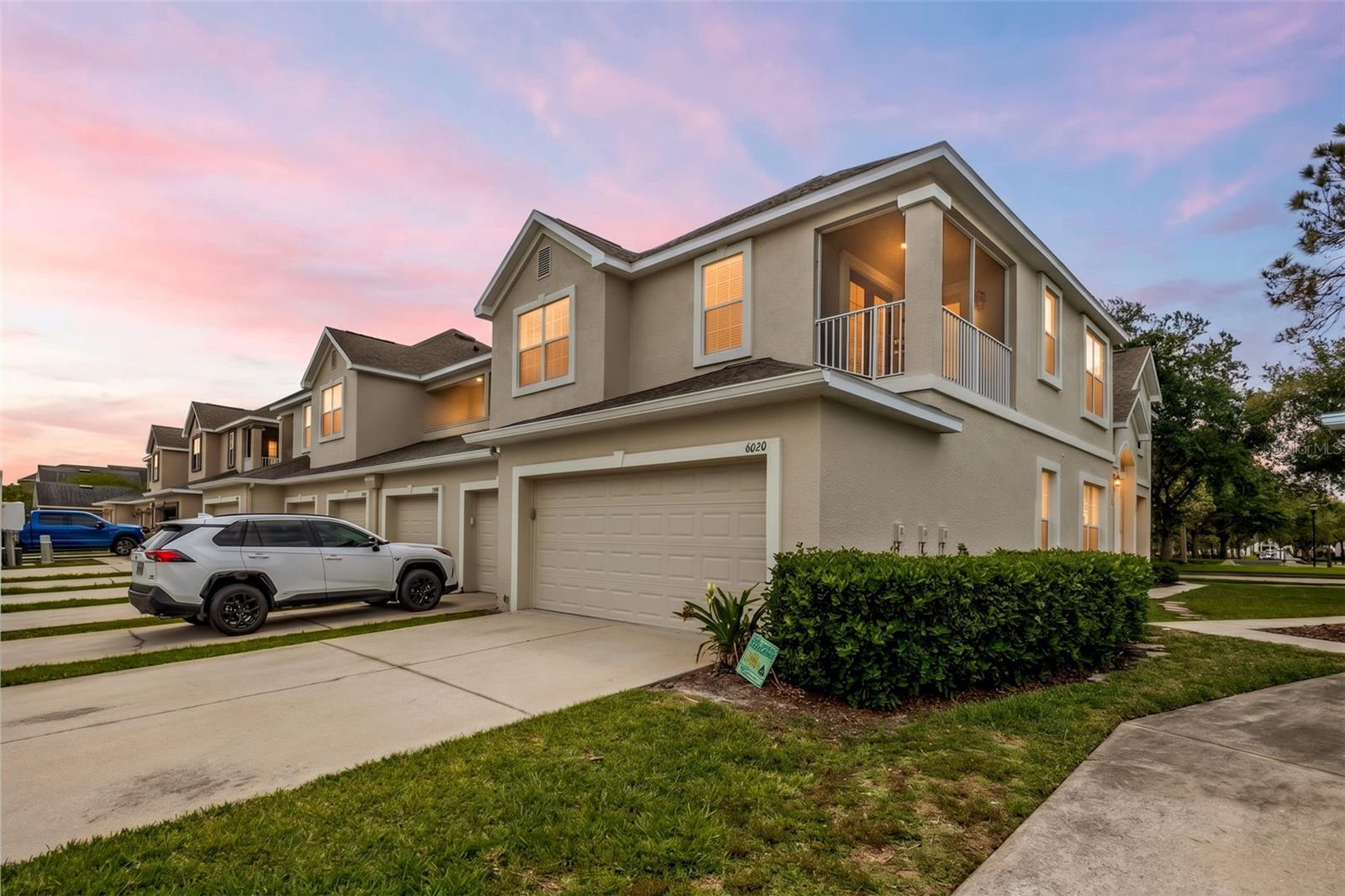 LUXURY CONDO AT FISHHAW - Residential