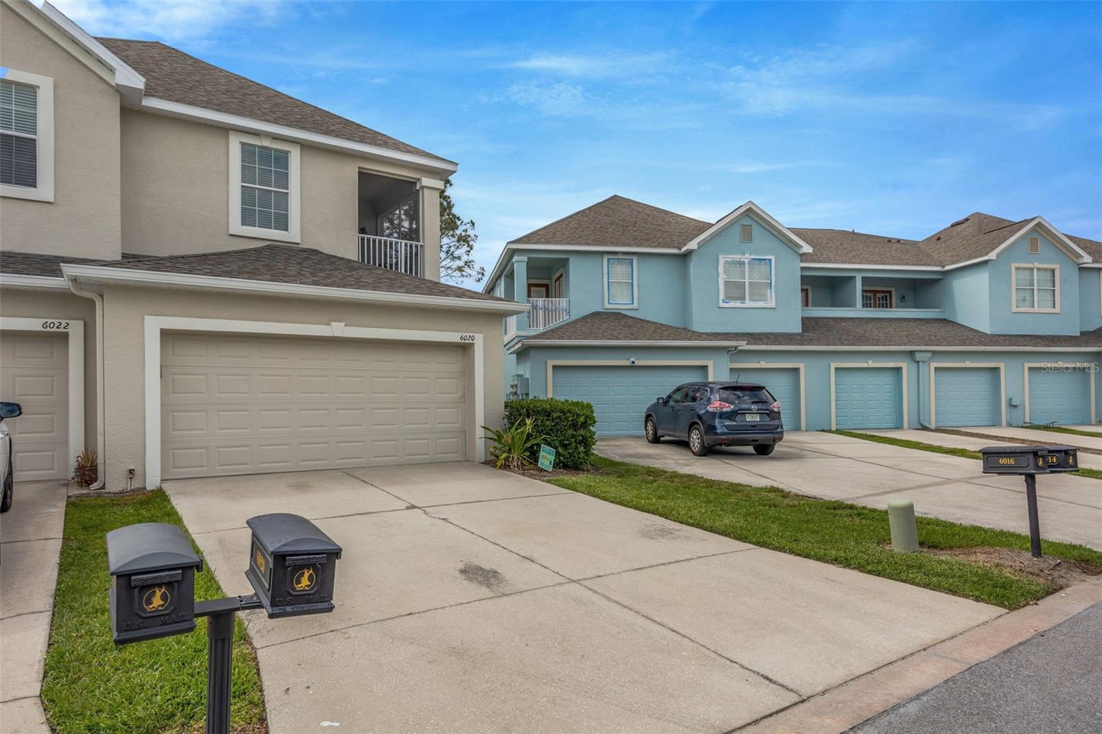 LUXURY CONDO AT FISHHAW - Residential