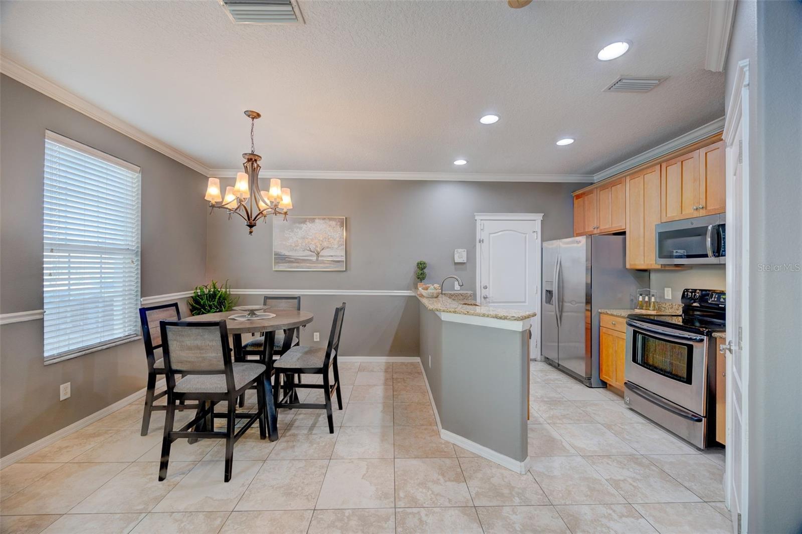 LUXURY CONDO AT FISHHAW - Residential