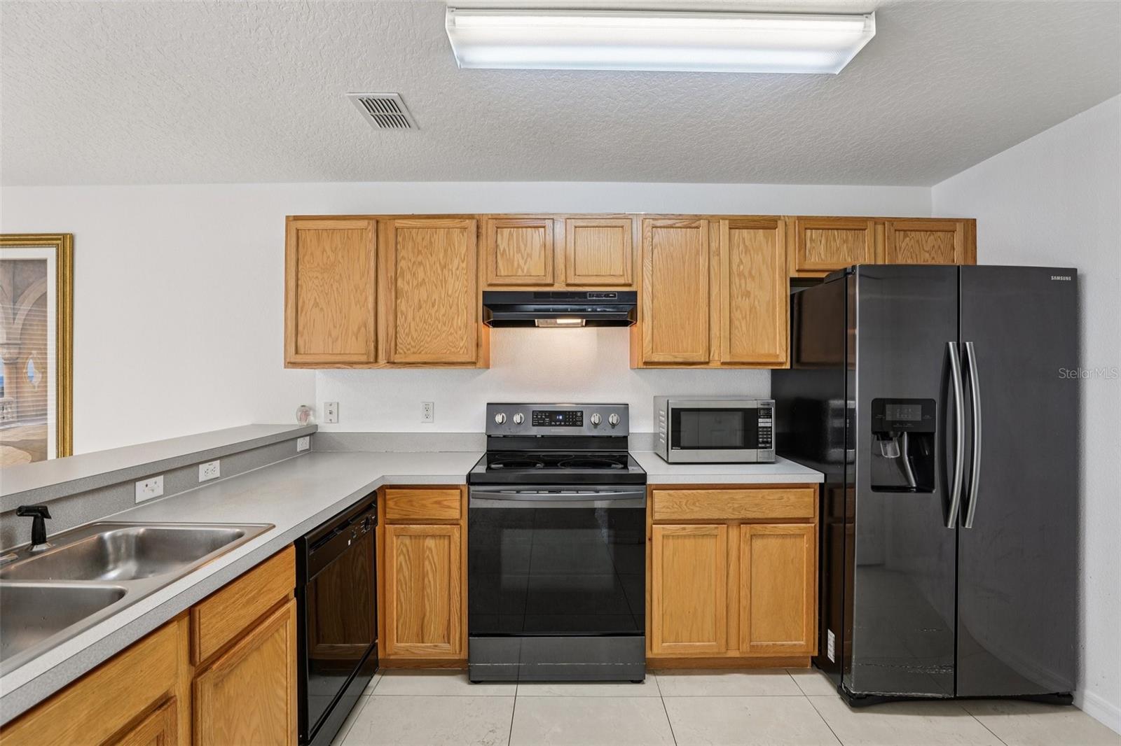 CORNICHE TWNHMS A REP - Residential