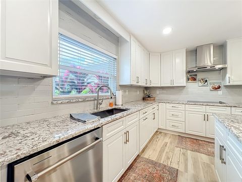 Tiny photo for 710 SE 1st Court, Crystal River, FL 34429 (MLS # TB8432394)