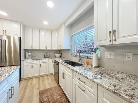 Tiny photo for 710 SE 1st Court, Crystal River, FL 34429 (MLS # TB8432394)