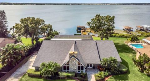 A home in AUBURNDALE