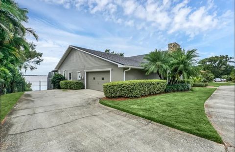 A home in AUBURNDALE