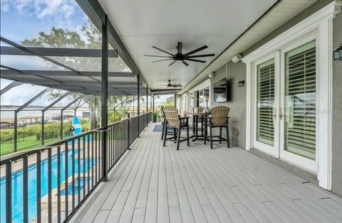 A home in AUBURNDALE