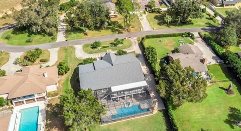 A home in AUBURNDALE