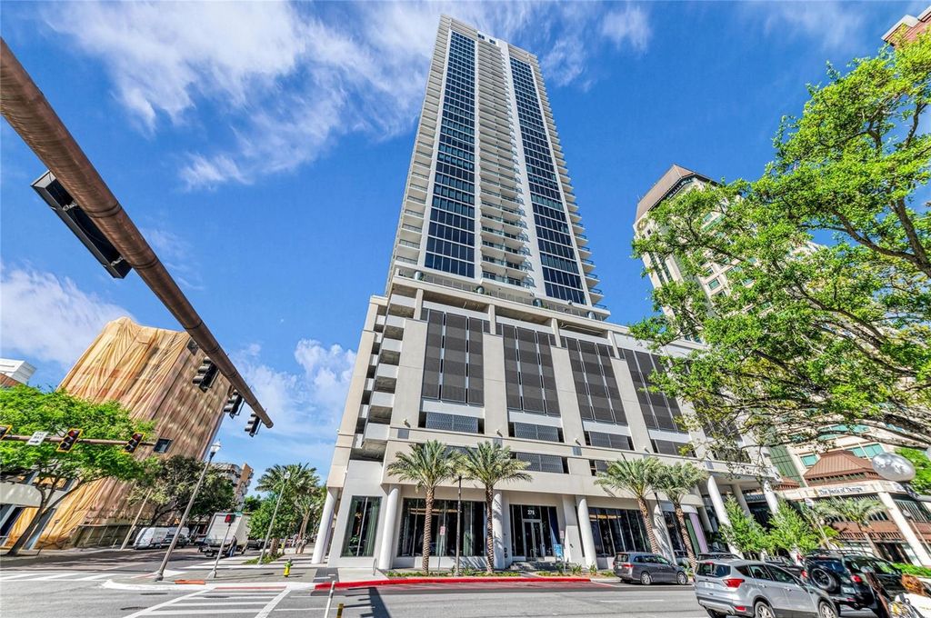 Photo of 275 1st Avenue S #2204, St Petersburg, FL 33701 (MLS # A4687068)