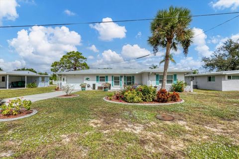 Photo of 40 Crestview Drive, Englewood, FL 34223 (MLS # C7516079) Photo of 40 Crestview Drive, Englewood, FL 34223 (MLS # C7516079)