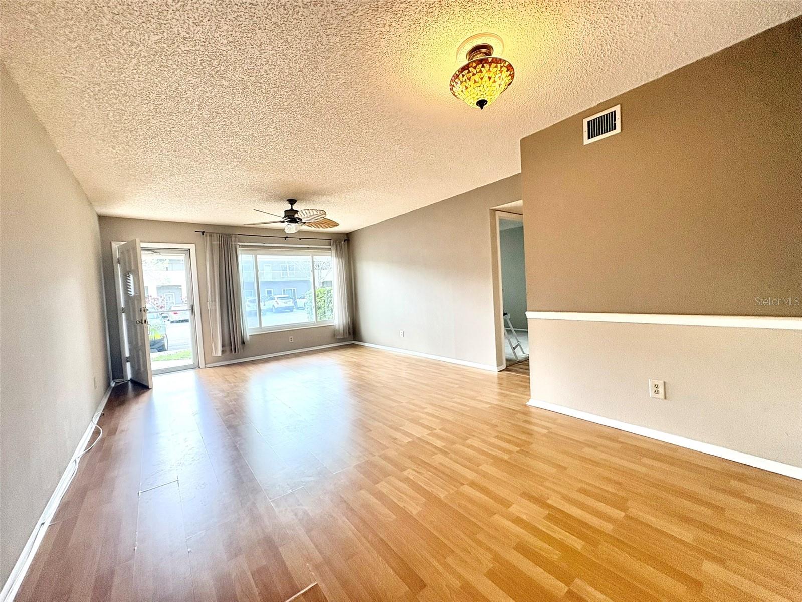 ON TOP OF THE WORLD - Residential