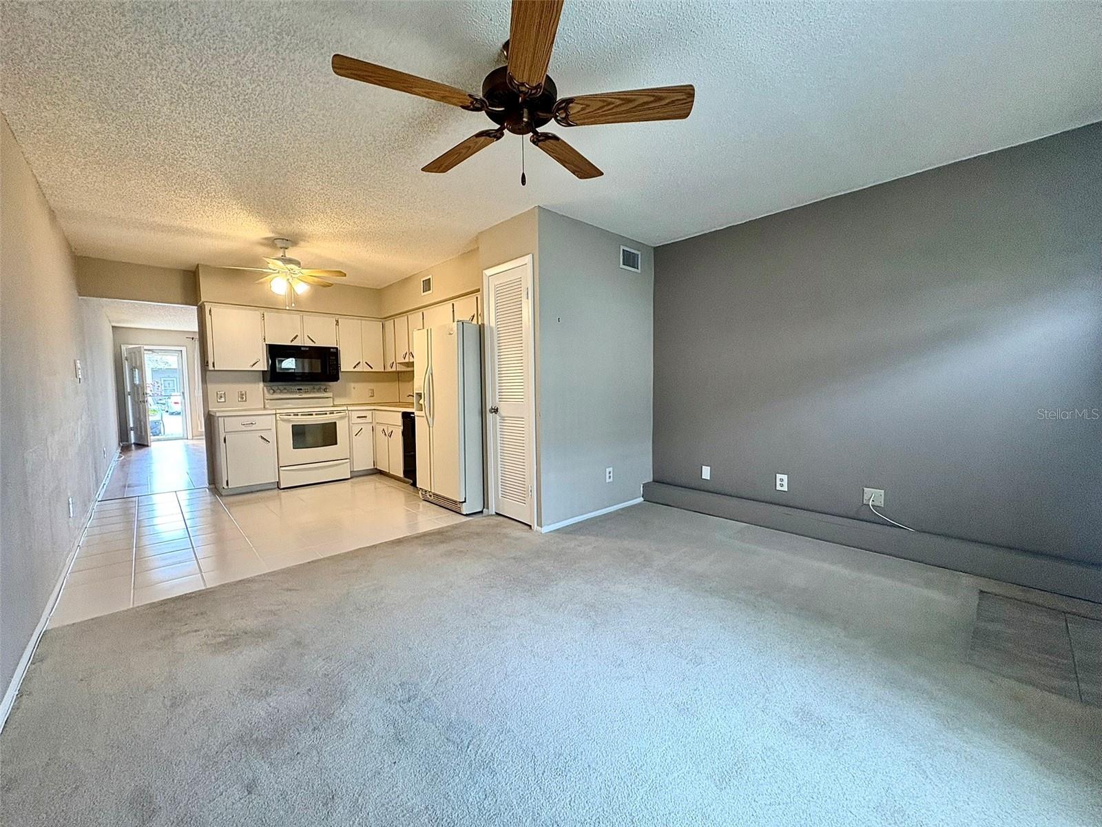 ON TOP OF THE WORLD - Residential