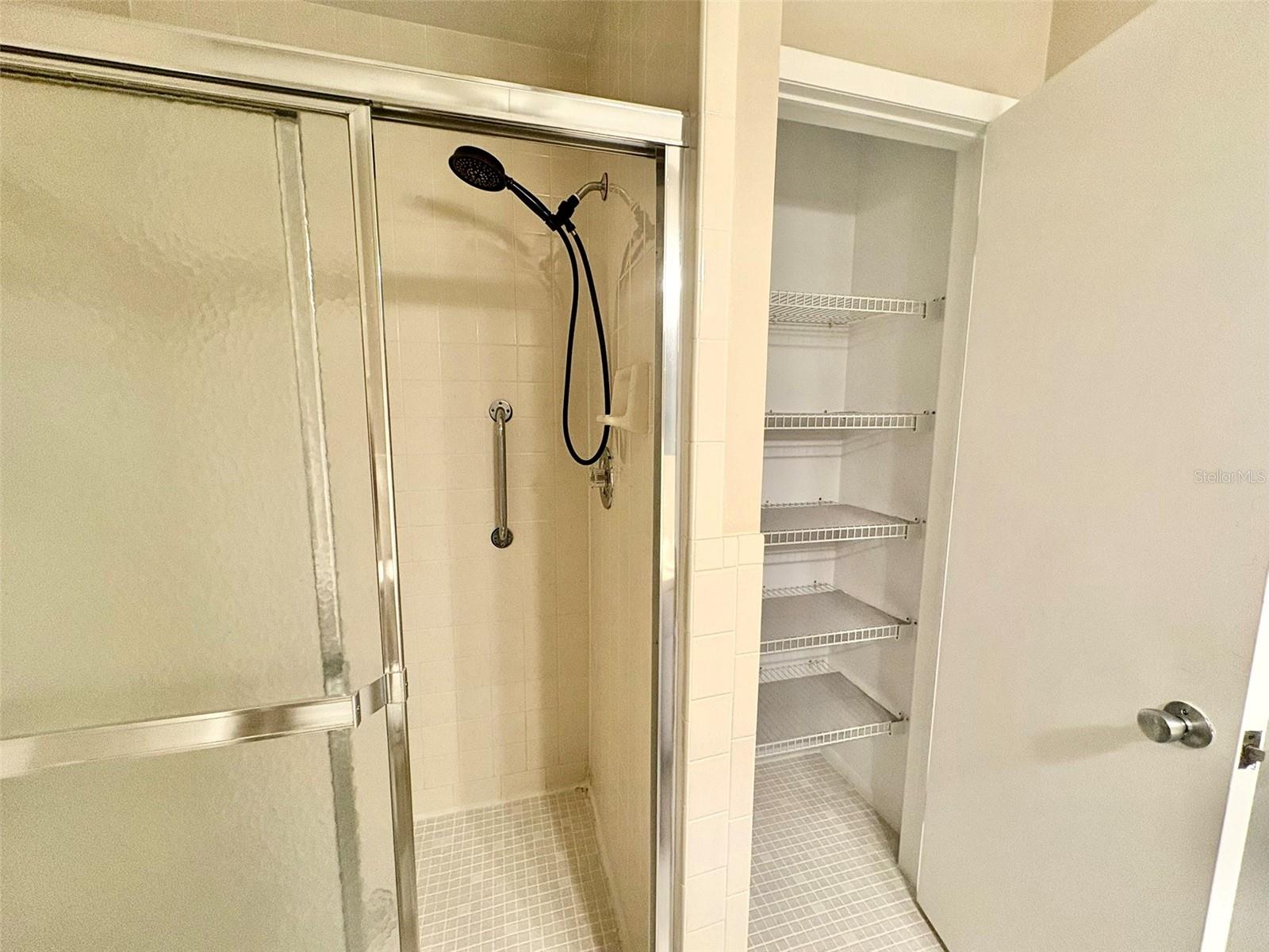 ON TOP OF THE WORLD - Residential