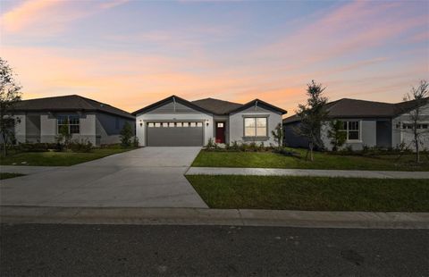 A home in LAKE ALFRED