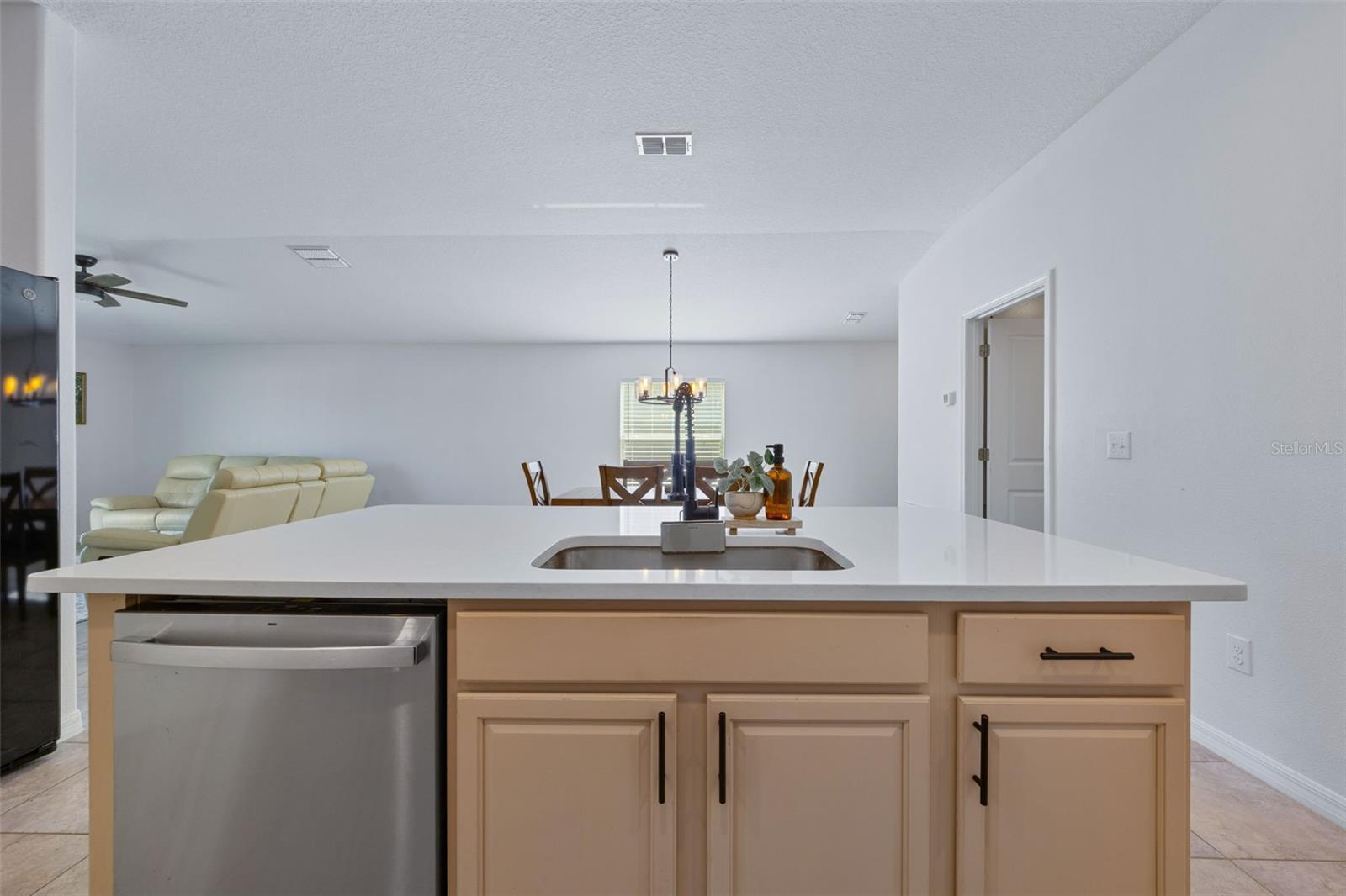 SUNSHINE VILLAGE PH 3A & - Residential