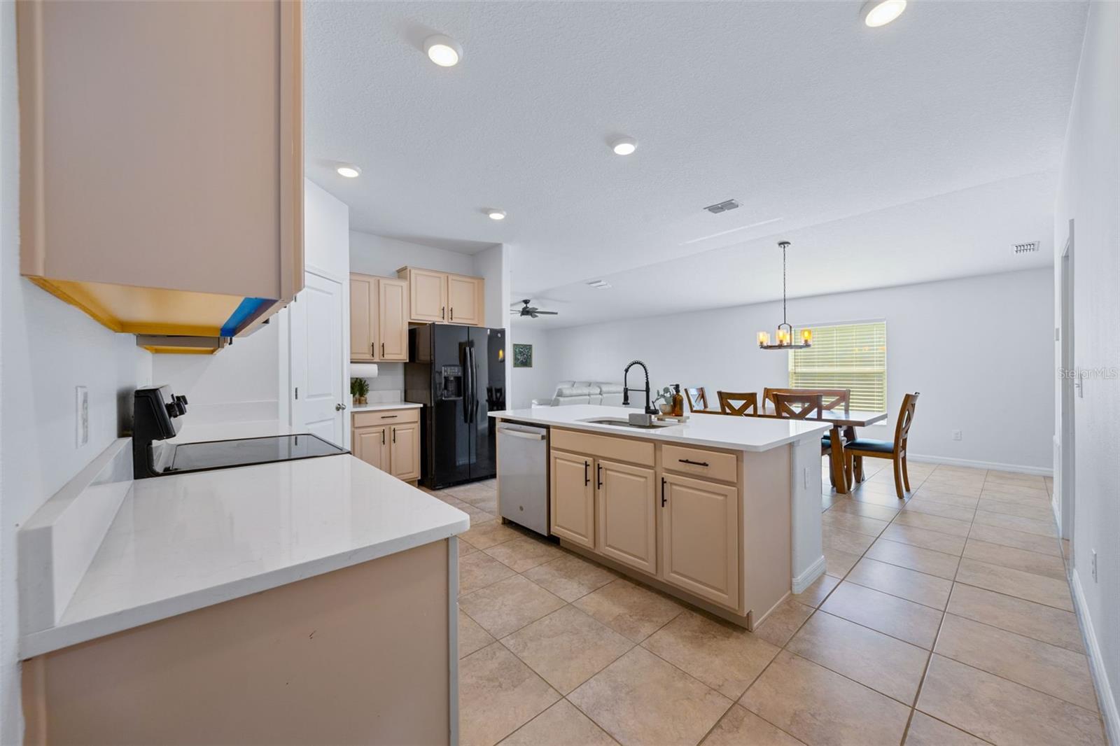 SUNSHINE VILLAGE PH 3A & - Residential