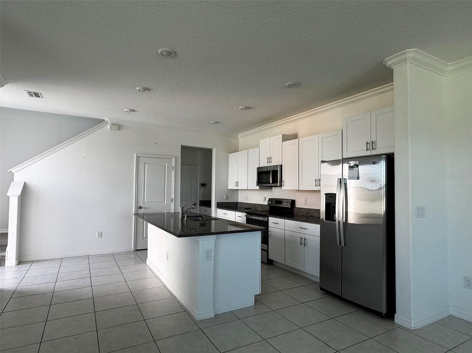 31779 BLUE PASSING LOOP