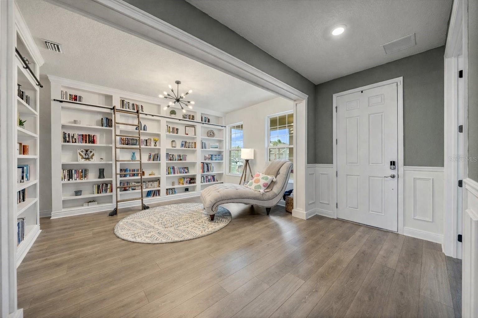 7462 SEA MANATEE STREET