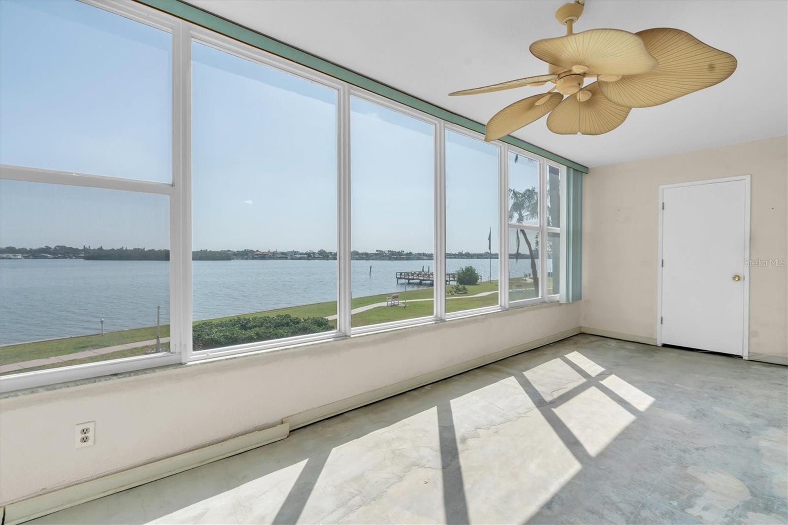 1847 SHORE DRIVE S 203