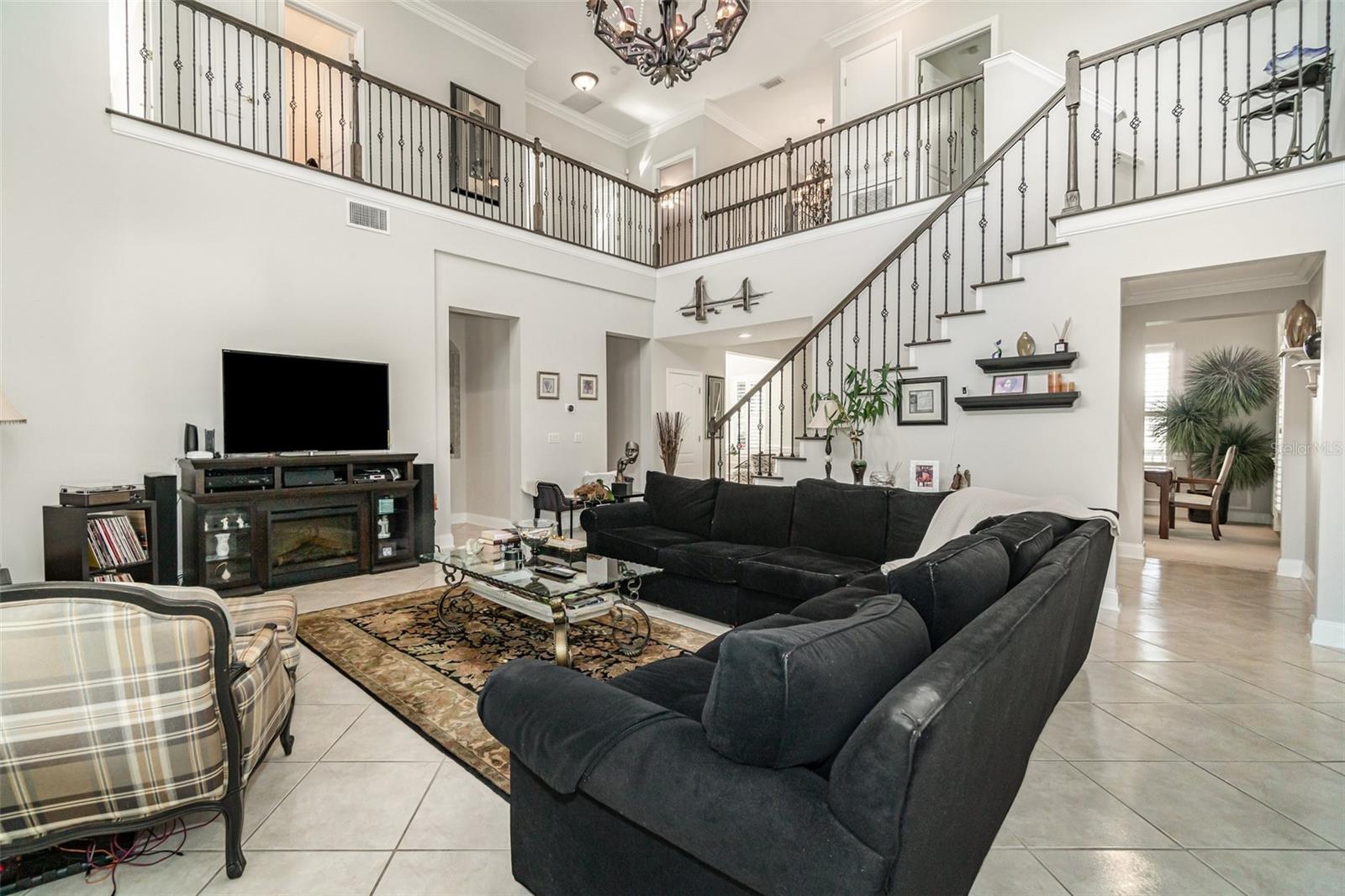 LAKES WINDERMERE PH 01 49 108 - Residential