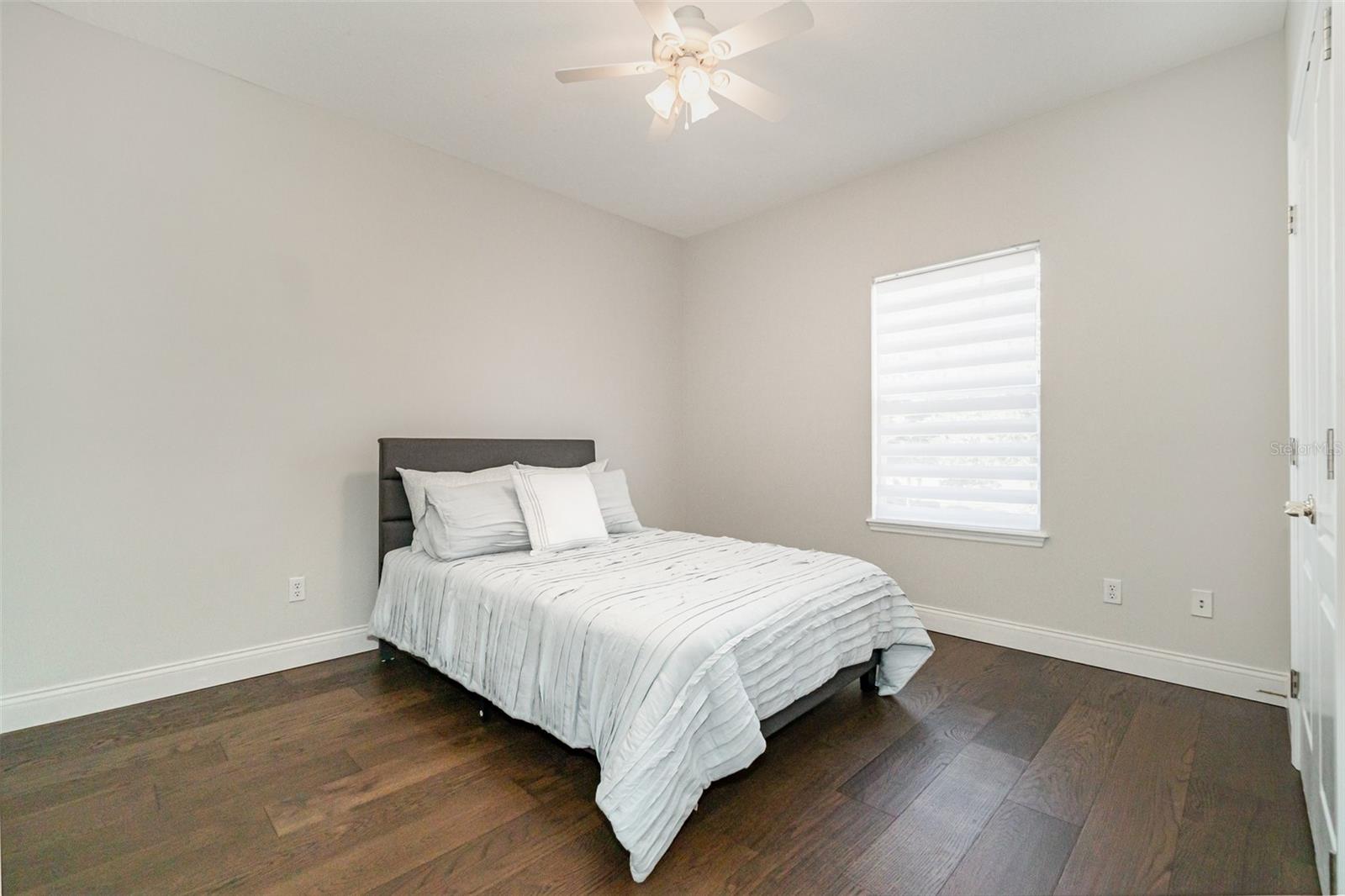 LAKES WINDERMERE PH 01 49 108 - Residential