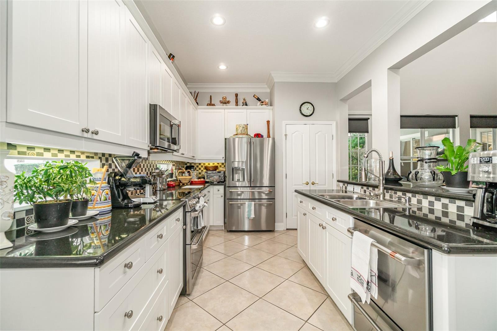 LAKES WINDERMERE PH 01 49 108 - Residential