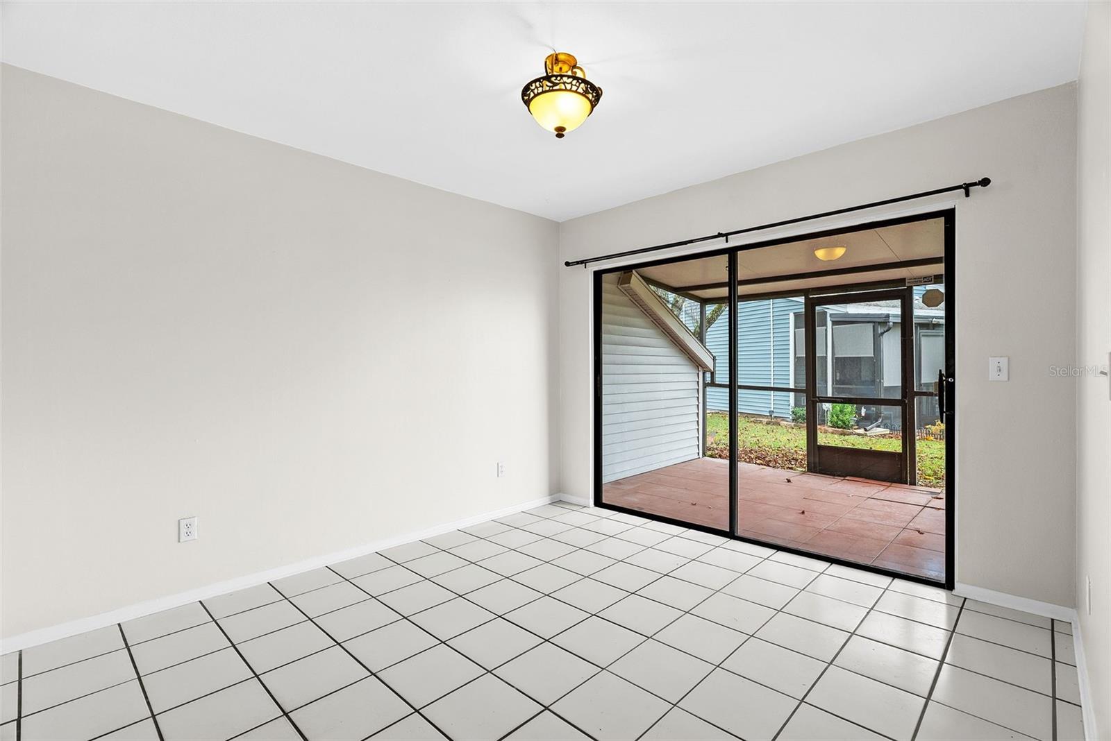 HAMPTON PARK TWNHMS UN 1 - Residential Lease