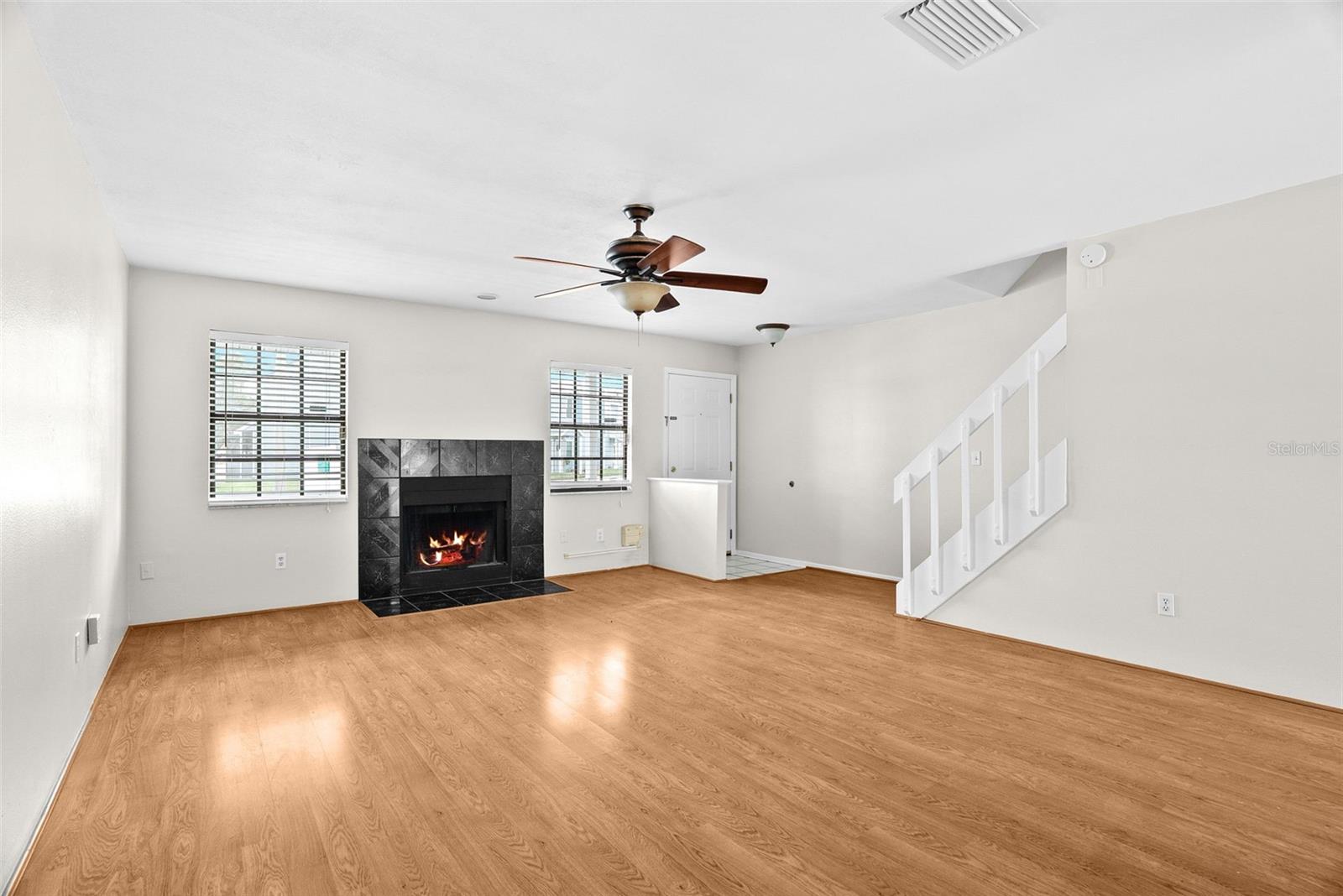 HAMPTON PARK TWNHMS UN 1 - Residential Lease