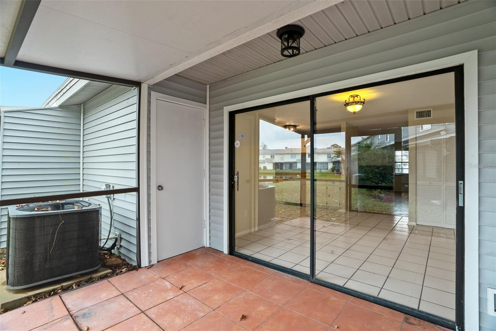 HAMPTON PARK TWNHMS UN 1 - Residential Lease