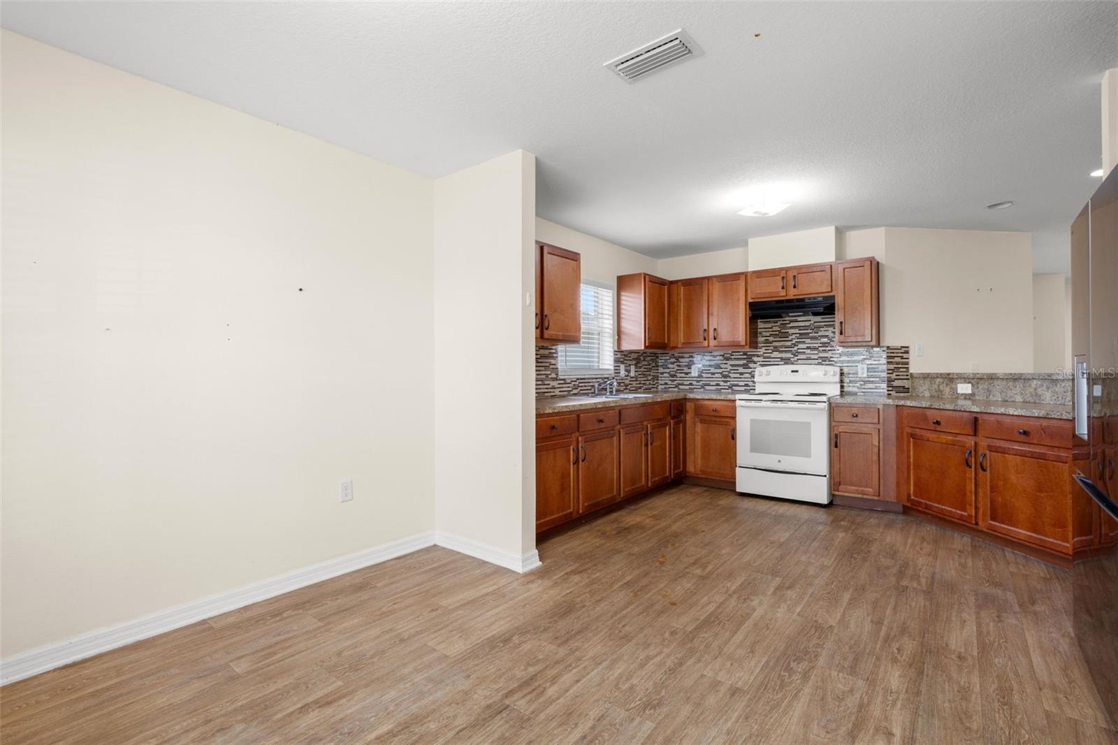 1550 BLOSSOM BAYOU CIRCLE