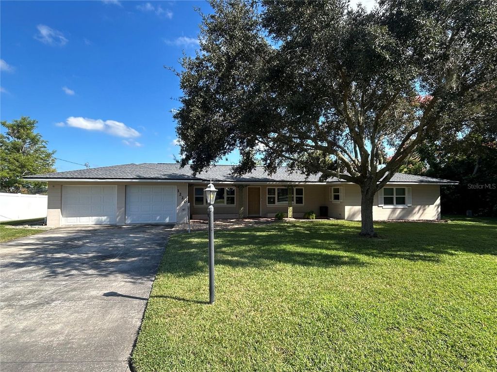 Photo of 1220 Tangerine Parkway NE, Winter Haven, FL 33881 (MLS # P4936881)