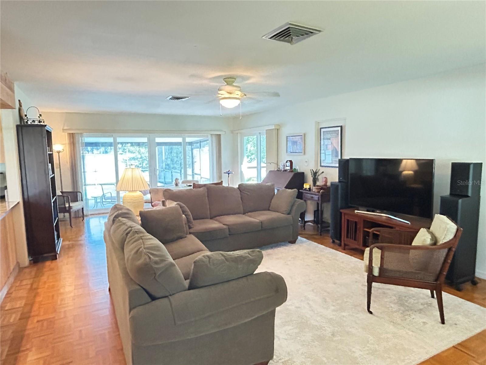 TANGERINE PKWY - Residential