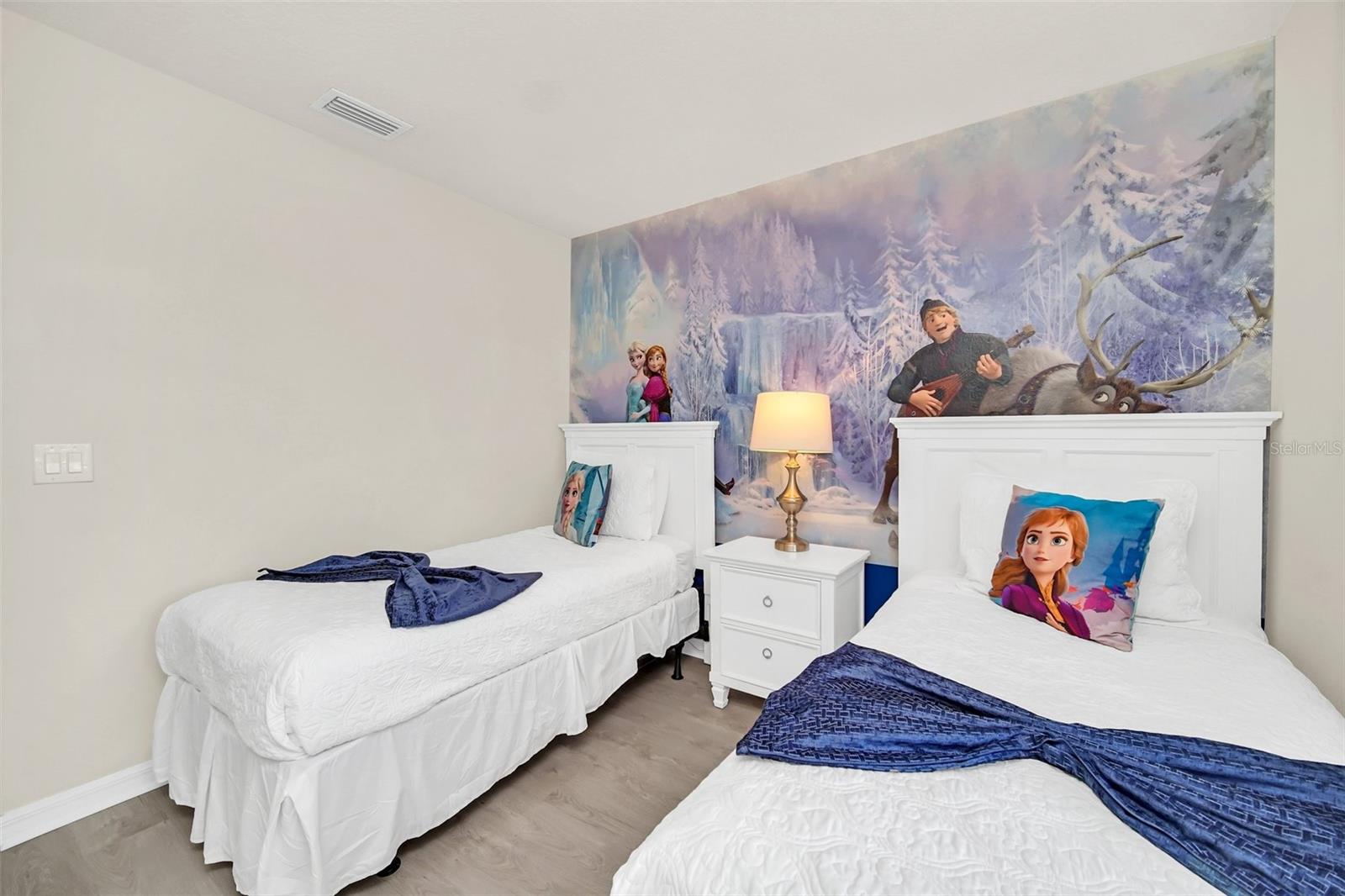 WINDSOR AT WESTSIDE PH 1 - Residential