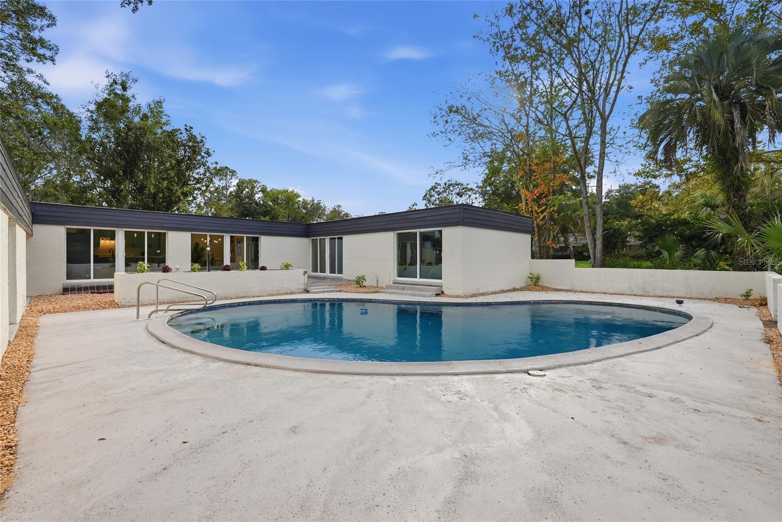 8802 NW 6TH PLACE