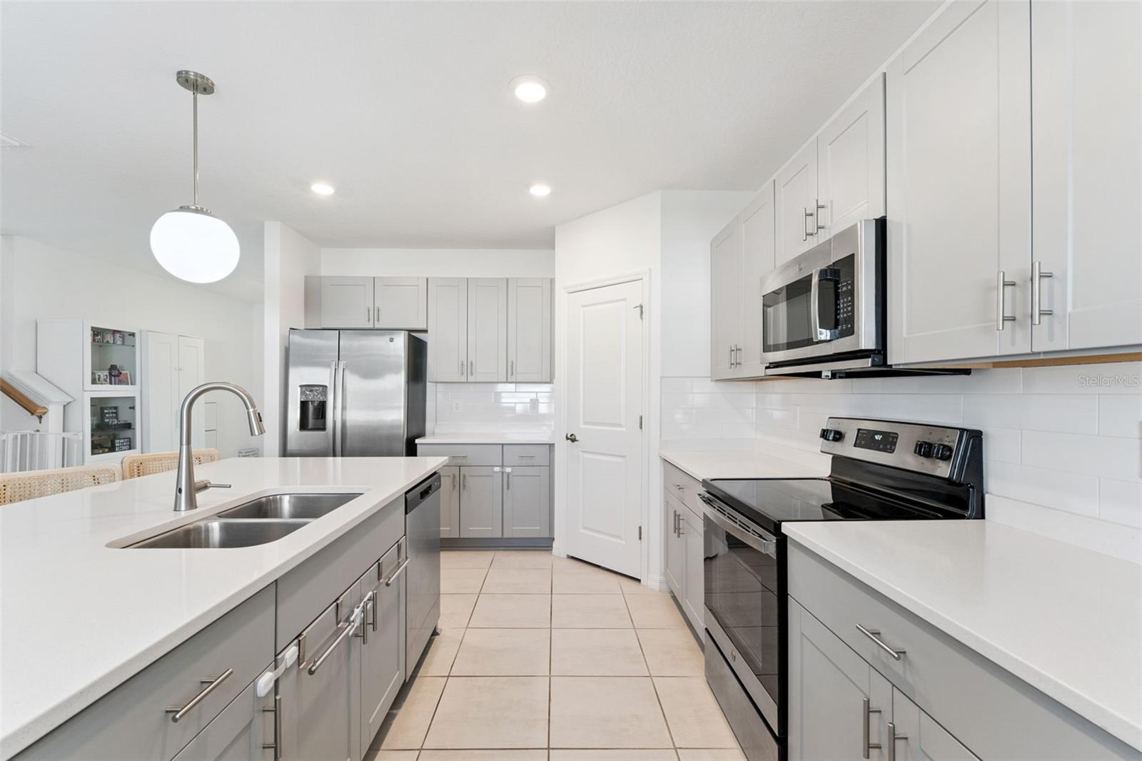 PARKSIDE AT ESTATES - Residential