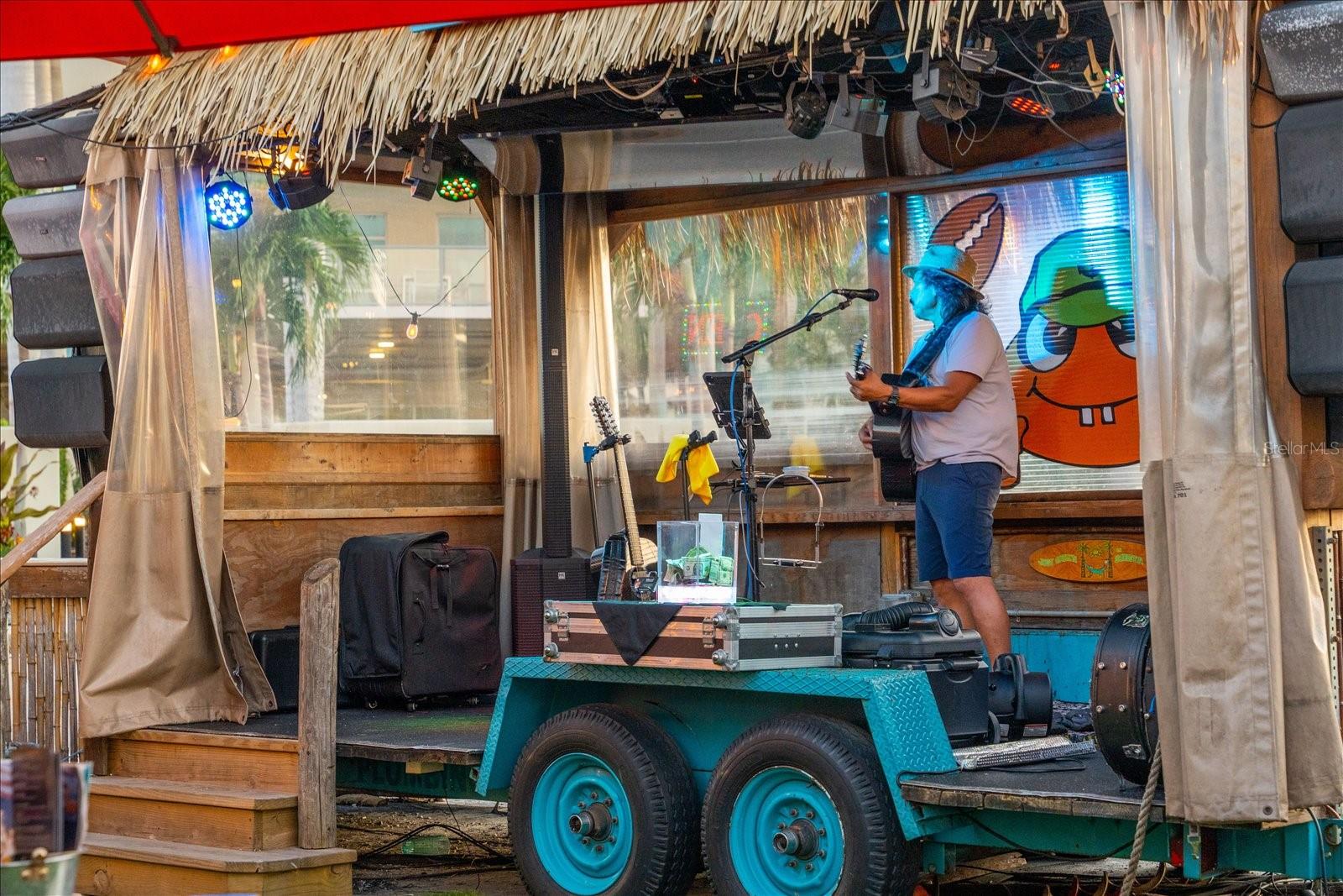 ISLAND REACH - Residential